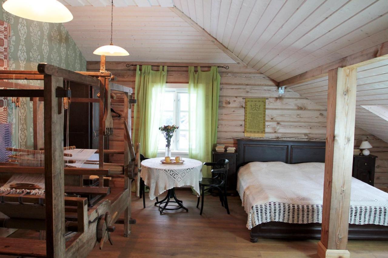 Senosios Geguzines Ukis Guest House Room photo